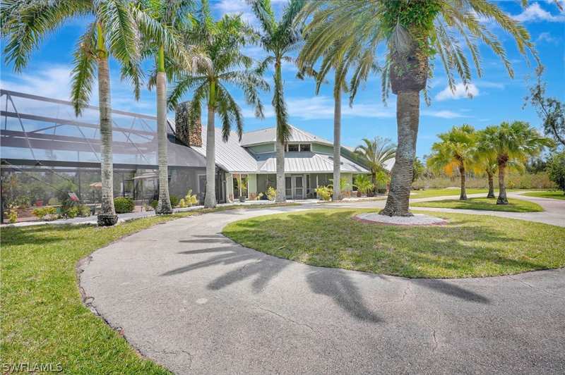 3 bedroom SingleFamilyResidence at 7235 Lake Dr, Heritage Farms, Fort Myers — photo 1