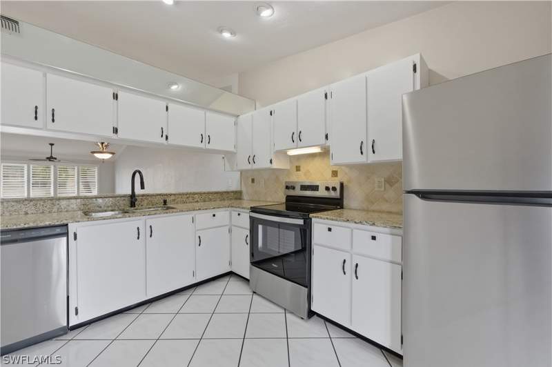 2 bedroom Condominium at 4031 Ice Castle Way 3306, Winterpark, Naples — photo 4