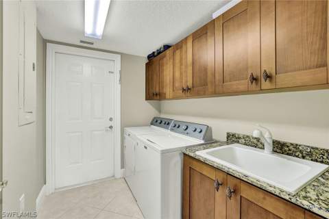 9234 Tesoro Ln 101, Naples FL - photo 23 of 25