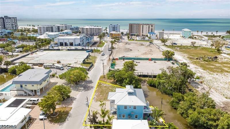 3 bedroom SingleFamilyResidence at 103 Tropical Shore Way, Hills T.P., Fort Myers Beach — photo 2