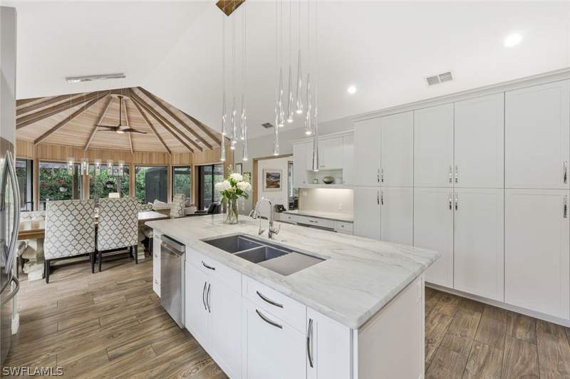 4 bedroom SingleFamilyResidence at 730 Bay Tree Ct, Pelican Bay Woods, Naples — photo 4