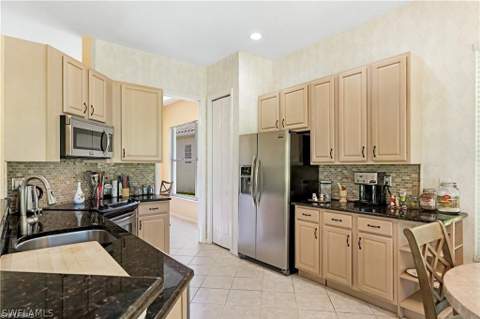 349 Harvard Ln, Naples FL - photo 10 of 32