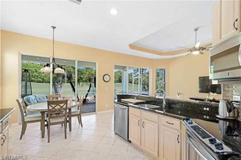 349 Harvard Ln, Naples FL - photo 9 of 32