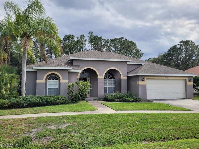 4 bedroom SingleFamilyResidence at 4409 Varsity Lakes Dr, Varsity Lakes, Lehigh Acres — photo 1