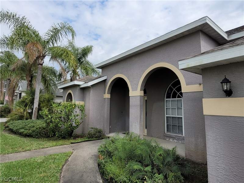 4 bedroom SingleFamilyResidence at 4409 Varsity Lakes Dr, Varsity Lakes, Lehigh Acres — photo 2