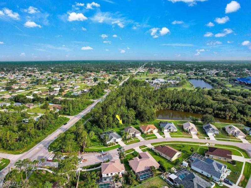 4 bedroom SingleFamilyResidence at 4409 Varsity Lakes Dr, Varsity Lakes, Lehigh Acres — photo 5