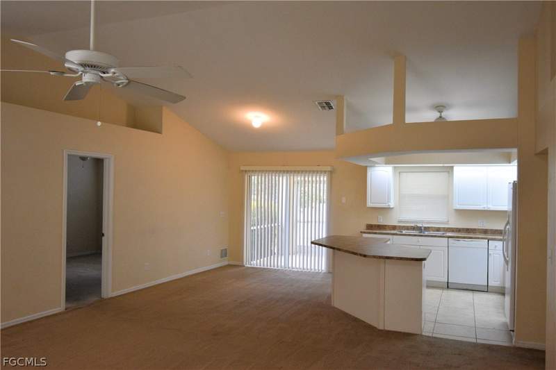 4 bedroom SingleFamilyResidence at 1724 SW 15th Ter, Cape Coral, Cape Coral — photo 4