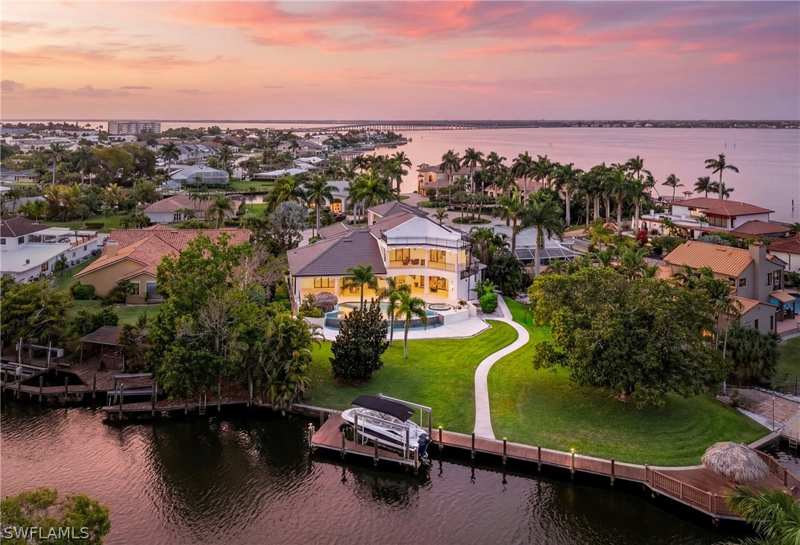 4 bedroom SingleFamilyResidence at 4944 Normandy Ct, Cape Coral, Cape Coral — photo 1