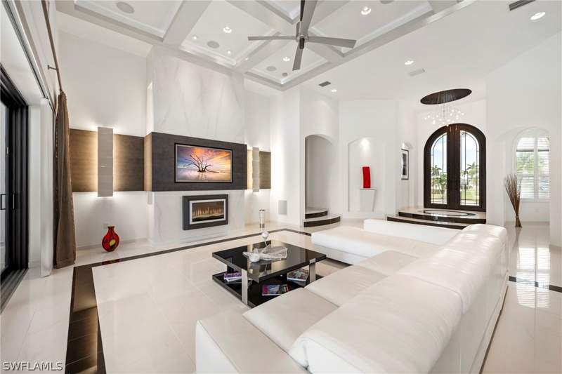 4 bedroom SingleFamilyResidence at 4944 Normandy Ct, Cape Coral, Cape Coral — photo 4