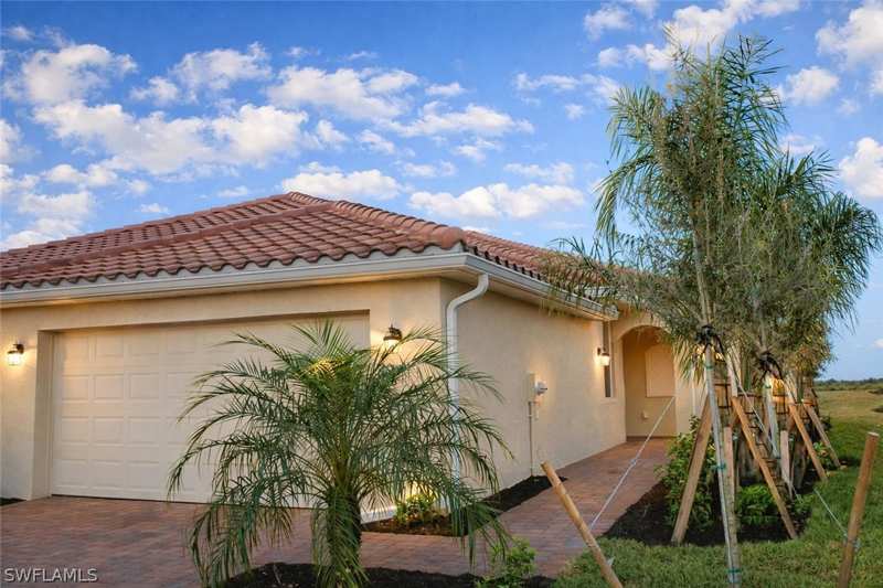 2 bedroom Attached at 2681 Vine Ave, Orange Blossom Ranch, Naples — photo 1
