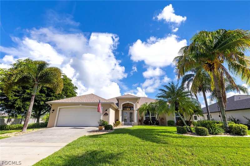 3 bedroom SingleFamilyResidence at 2013 SW 31st Ter, Cape Coral, Cape Coral — photo 1