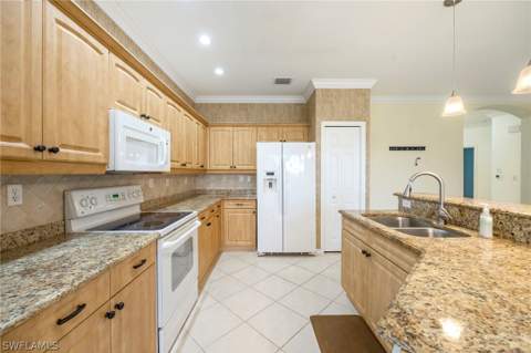 5605 Sherborn Dr 102, Naples FL - photo 6 of 23