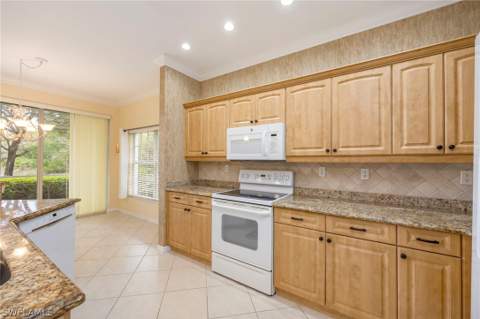 5605 Sherborn Dr 102, Naples FL - photo 7 of 23
