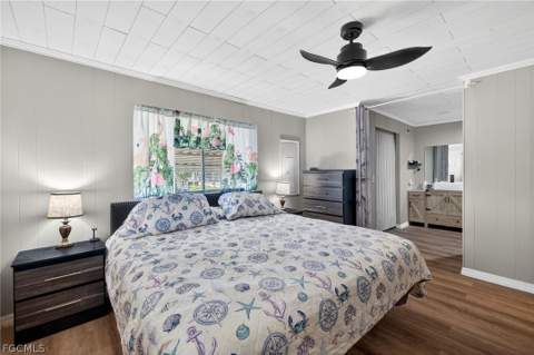 860 Moonlight Dr, North Fort Myers FL - photo 12 of 31