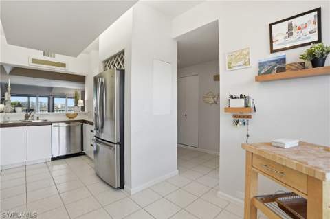 309 La Peninsula Blvd 309, Naples FL - photo 15 of 41
