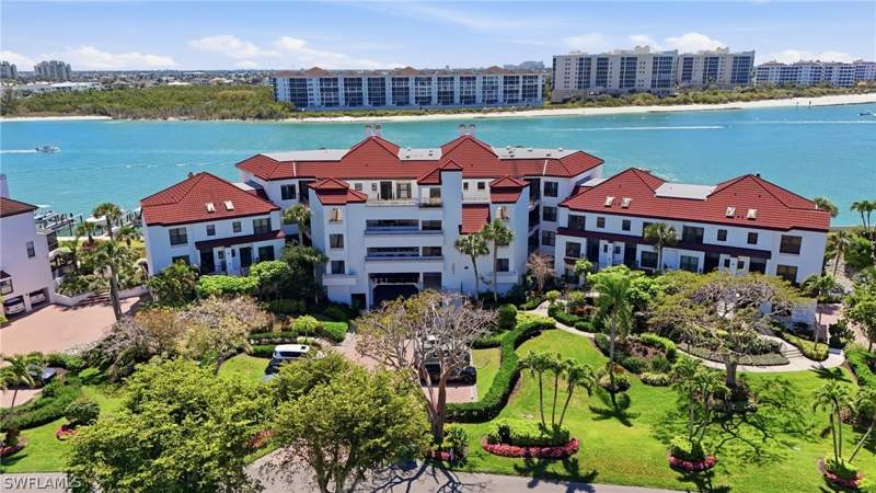 2 bedroom Condominium at 309 La Peninsula Blvd 309, La Peninsula, Naples — photo 3