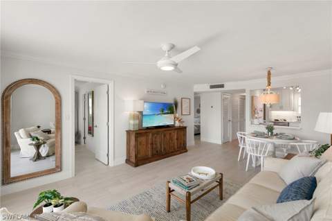 300 Forest Lakes Blvd 112, Naples FL - photo 6 of 29