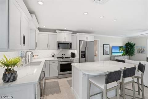 20 Bayview Blvd, Fort Myers Beach FL - photo 9 of 40