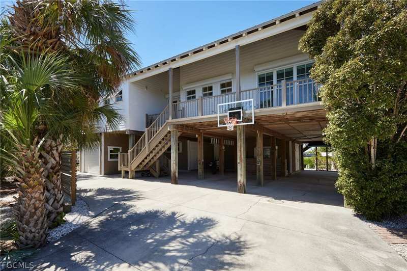 3 bedroom SingleFamilyResidence at 16247 Boyce Dr, Captains Cove, Bokeelia — photo 1