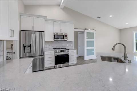 270 Madison Dr, Naples FL - photo 11 of 36