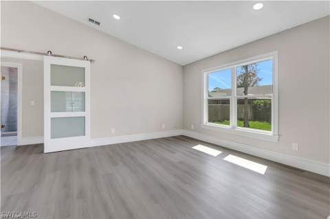 270 Madison Dr, Naples FL - photo 23 of 36