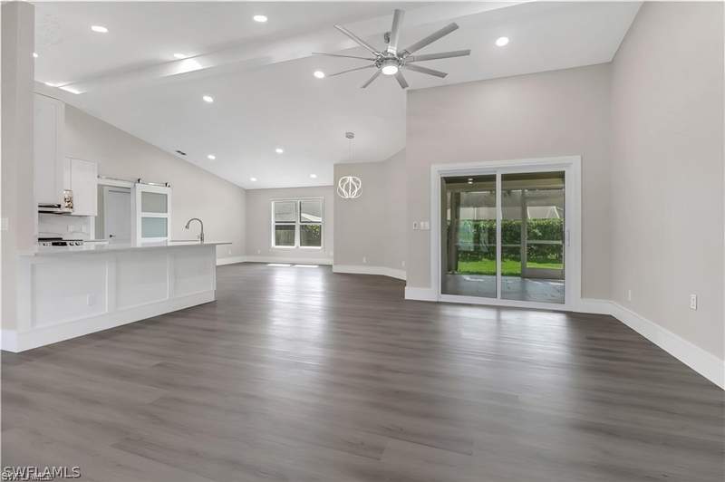 3 bedroom SingleFamilyResidence at 270 Madison Dr, Willoughby Acres, Naples — photo 4