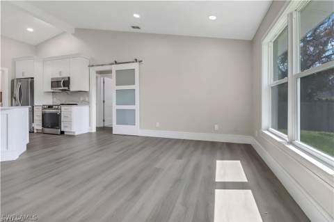 270 Madison Dr, Naples FL - photo 8 of 36
