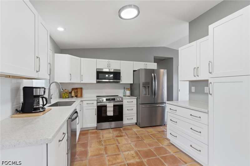 3 bedroom SingleFamilyResidence at 2115 NE 25th St, Cape Coral, Cape Coral — photo 1