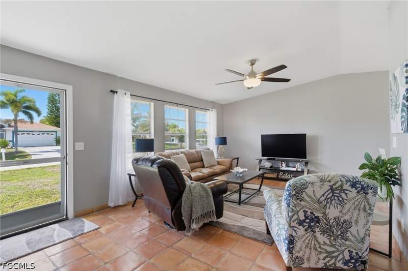 3 bedroom SingleFamilyResidence at 2115 NE 25th St, Cape Coral, Cape Coral — photo 3