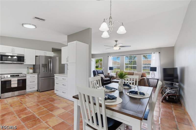 3 bedroom SingleFamilyResidence at 2115 NE 25th St, Cape Coral, Cape Coral — photo 5