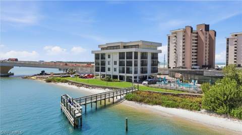 8403 Estero Blvd 201, Fort Myers Beach FL - photo 7 of 43