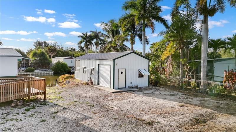 2 bedroom ManufacturedHome at 17 Spoonbill Ave, Everglades Town, Everglades City — photo 5