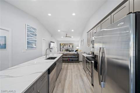822 Gulf Pavilion Dr 201, Naples FL - photo 10 of 39