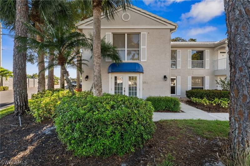 2 bedroom Condominium at 822 Gulf Pavilion Dr 201, Pavilion Club, Naples — photo 3