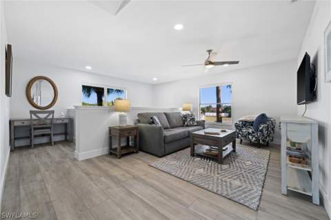 822 Gulf Pavilion Dr 201, Naples FL - photo 6 of 39