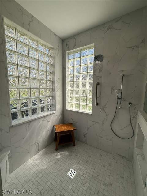 2830 Tiburon Blvd E 101, Naples FL - photo 14 of 41