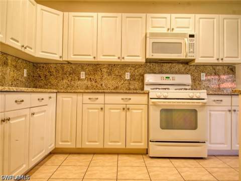 9071 Astonia Way, Estero FL - photo 7 of 32