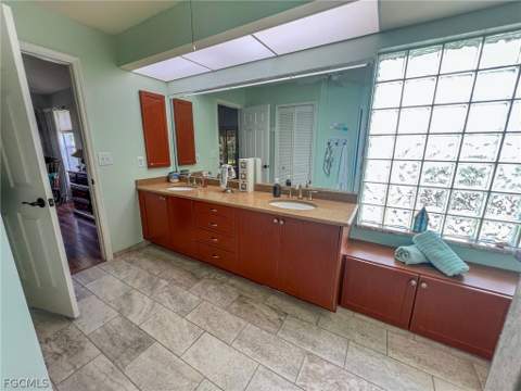2170 Embarcadero Way, North Fort Myers FL - photo 16 of 47