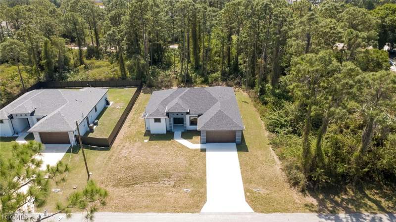3 bedroom SingleFamilyResidence at 872 Spaulding St E, Twin Lake Estates, Lehigh Acres — photo 2
