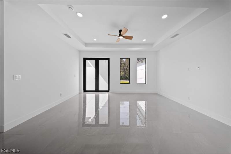 3 bedroom SingleFamilyResidence at 205 E 15th St, Lehigh Acres, Lehigh Acres — photo 4