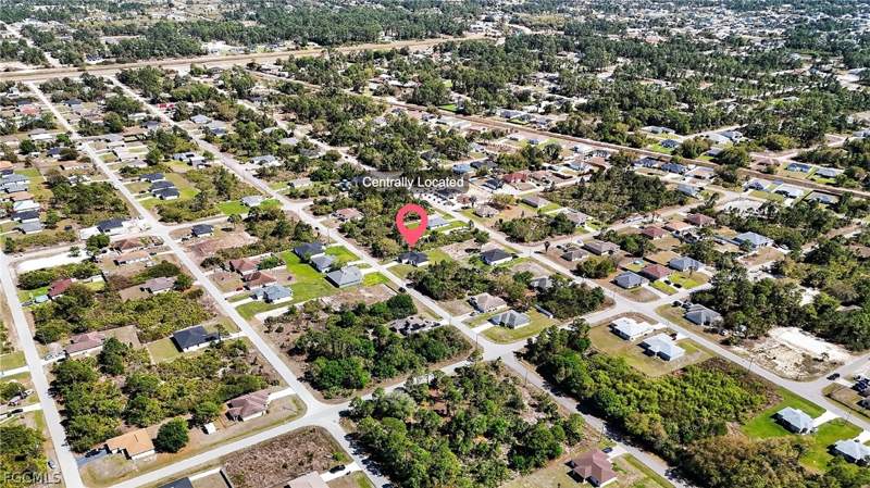 3 bedroom SingleFamilyResidence at 2711 39th St W, Lehigh Acres, Lehigh Acres — photo 4