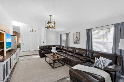 29 SE 10th Ave, Cape Coral FL - photo 11 of 49