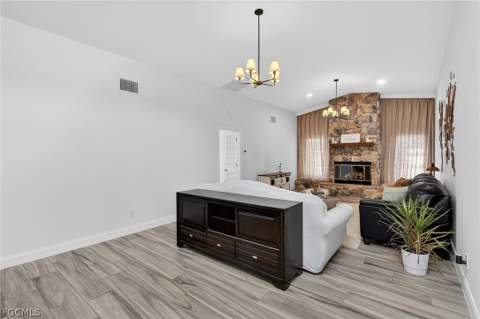 29 SE 10th Ave, Cape Coral FL - photo 8 of 49