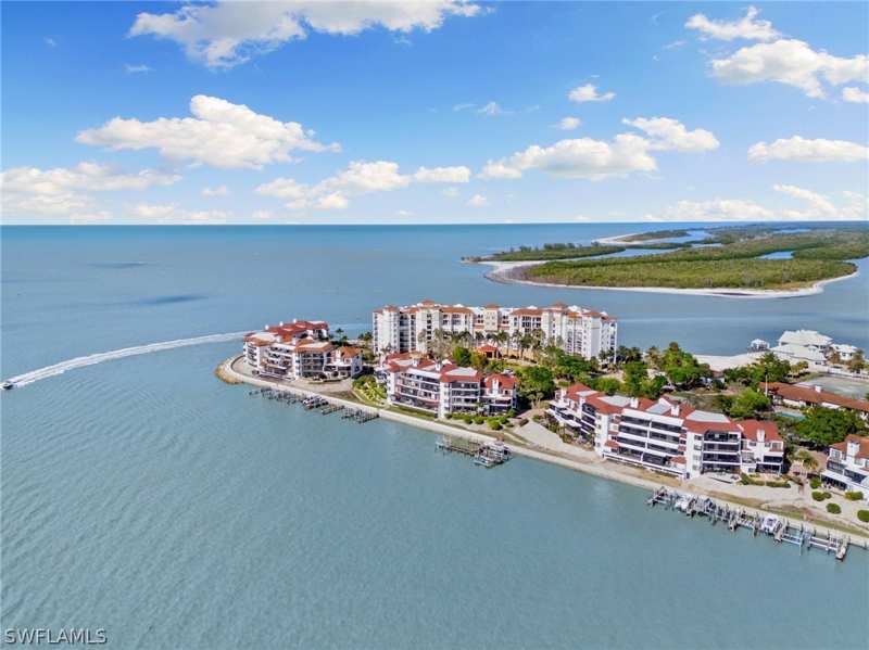2 bedroom Condominium at 406 La Peninsula Blvd 406, 400 La Peninsula, Naples — photo 1