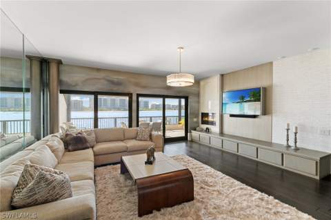 406 La Peninsula Blvd 406, Naples FL - photo 12 of 38