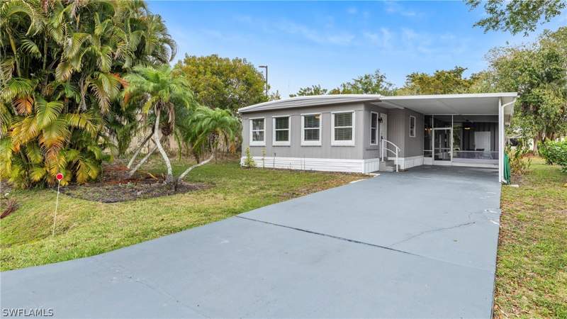 3 bedroom ManufacturedHome at 851 Manatee Rd, Riverwood, Naples — photo 2