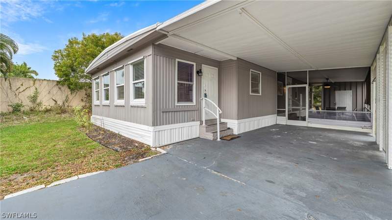 3 bedroom ManufacturedHome at 851 Manatee Rd, Riverwood, Naples — photo 3