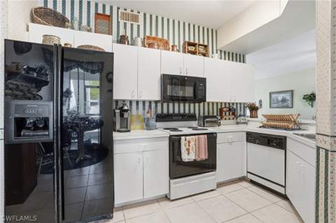 1024 Mainsail Dr 511, Naples FL - photo 7 of 21
