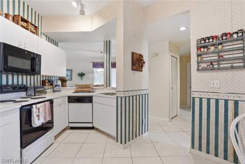 1024 Mainsail Dr 511, Naples FL - photo 8 of 21