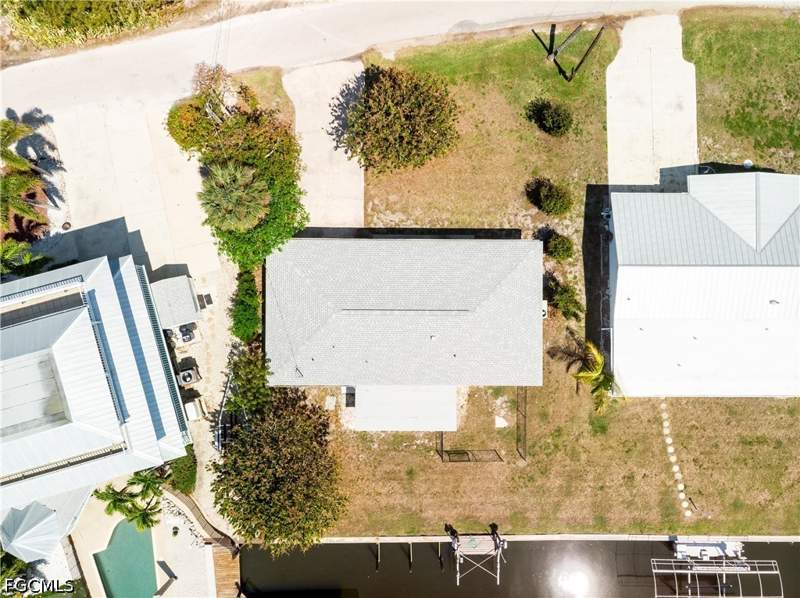 2 bedroom SingleFamilyResidence at 7815 Bocilla Ln, Kreamers Subd, Bokeelia — photo 3